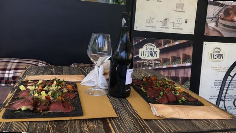 restaurant image
