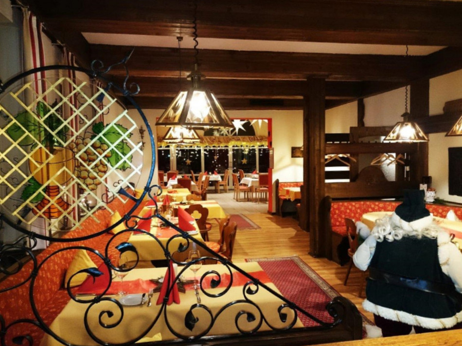 restaurant image