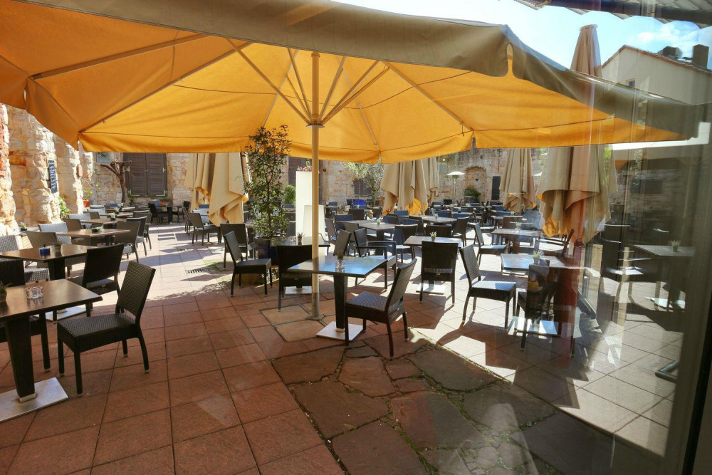 restaurant image