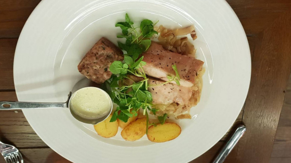 restaurant image