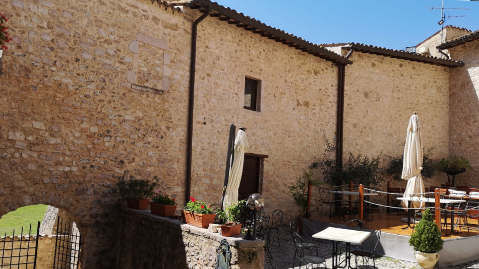 restaurant image