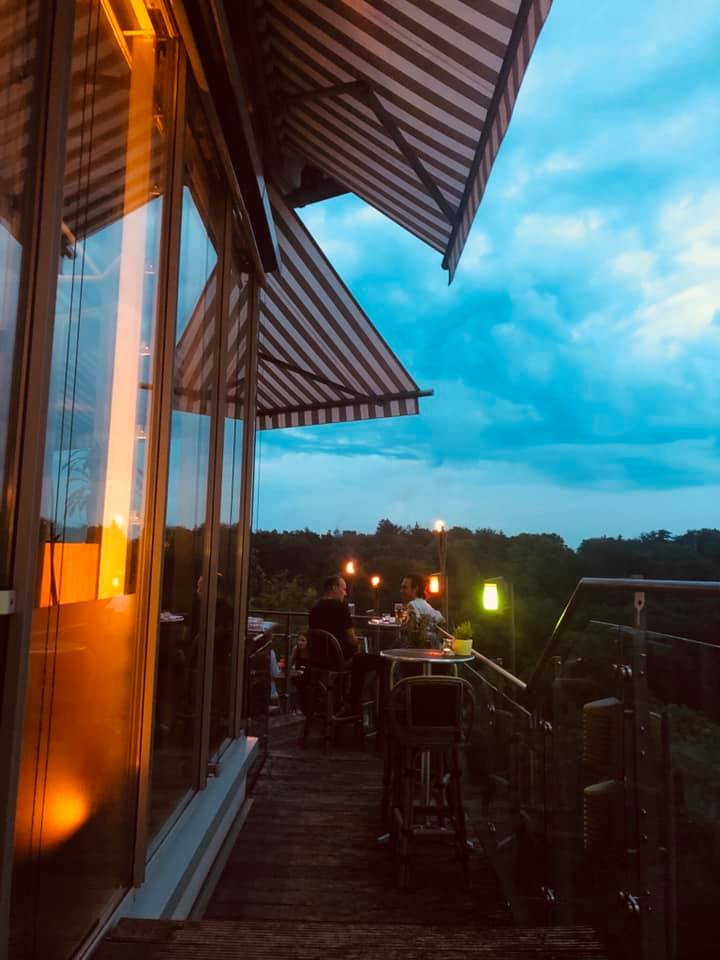 restaurant image