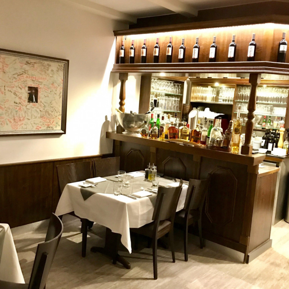 restaurant image
