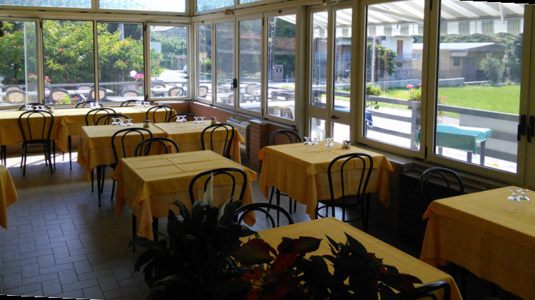 restaurant image
