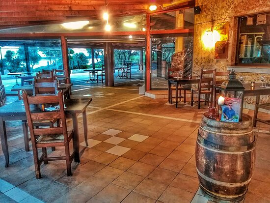 restaurant image