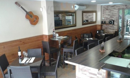 restaurant image
