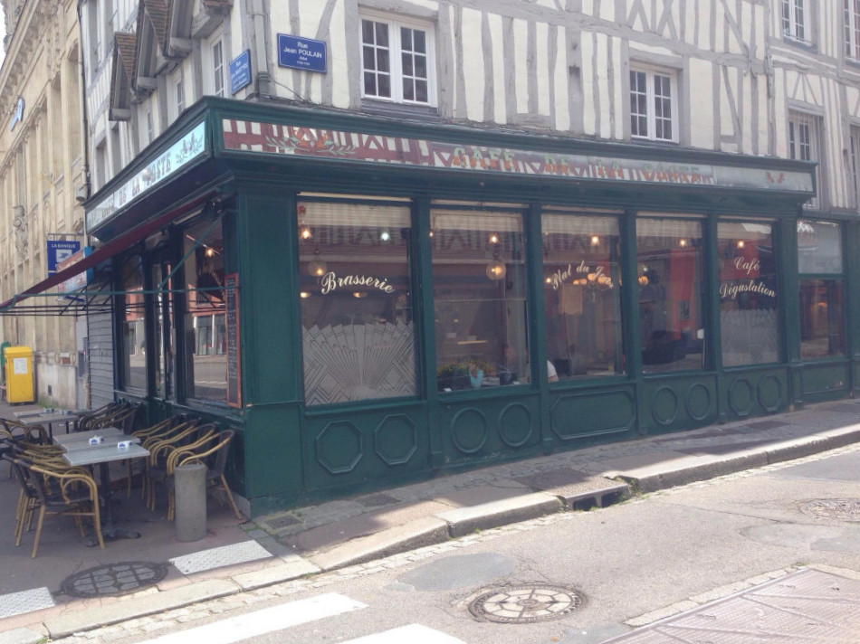 restaurant image