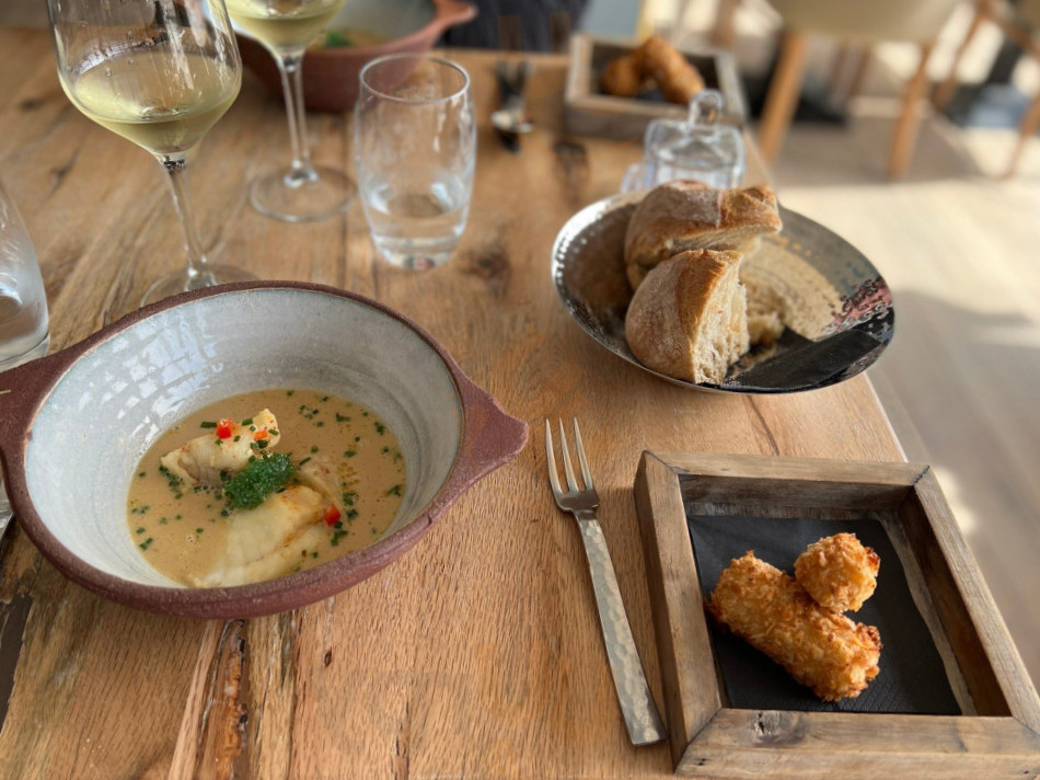 restaurant image