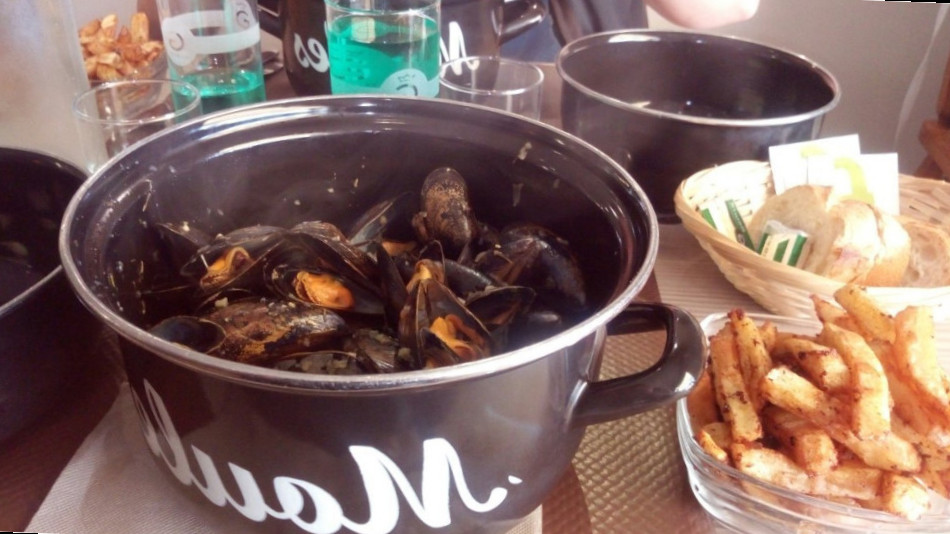 restaurant image