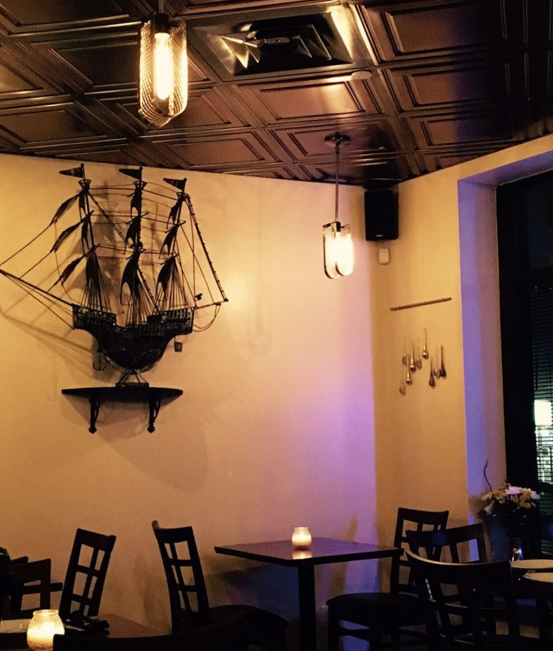 restaurant image