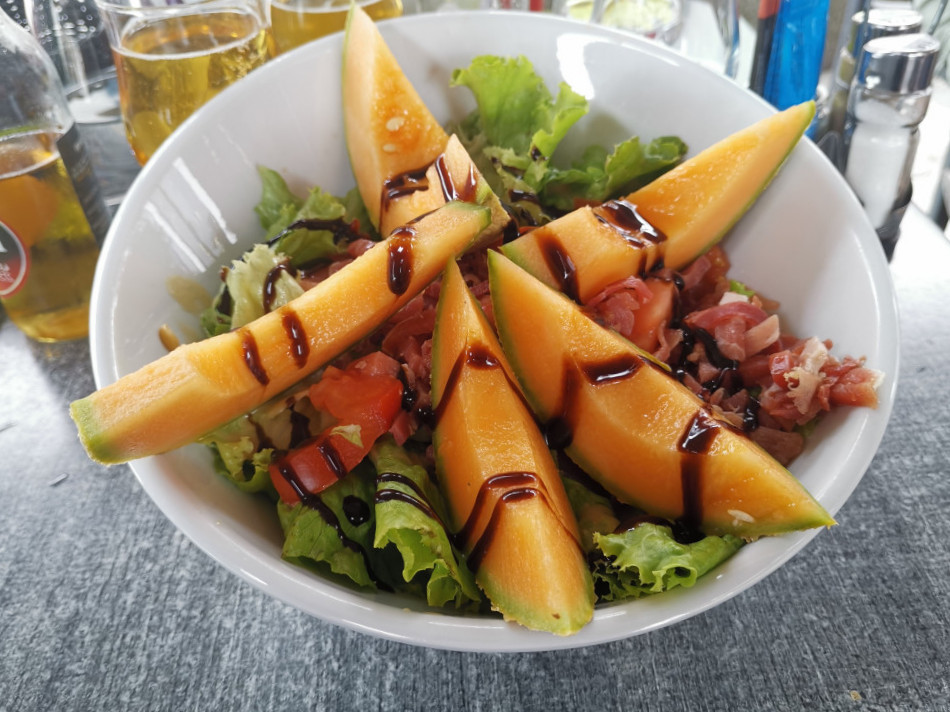 restaurant image