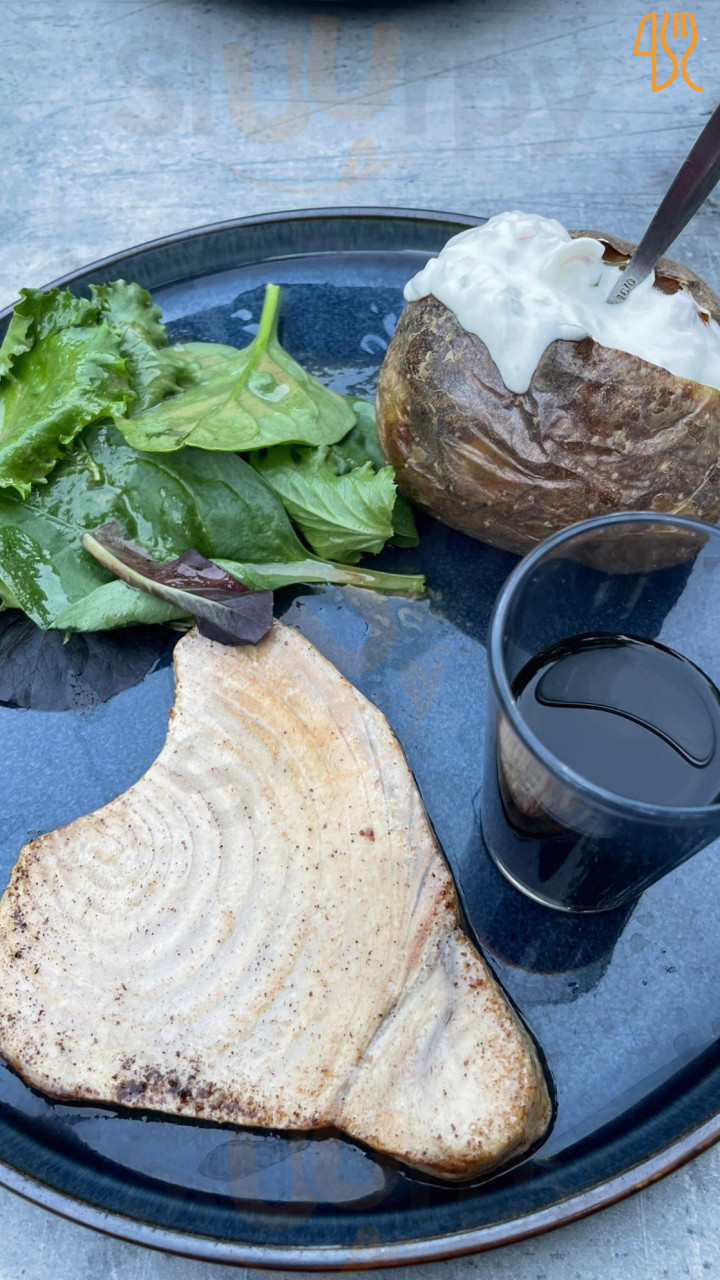 restaurant image
