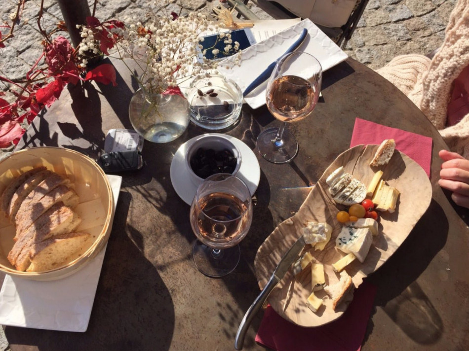 restaurant image