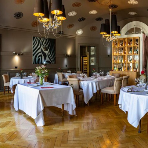 restaurant image