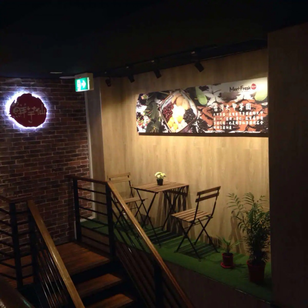 restaurant image