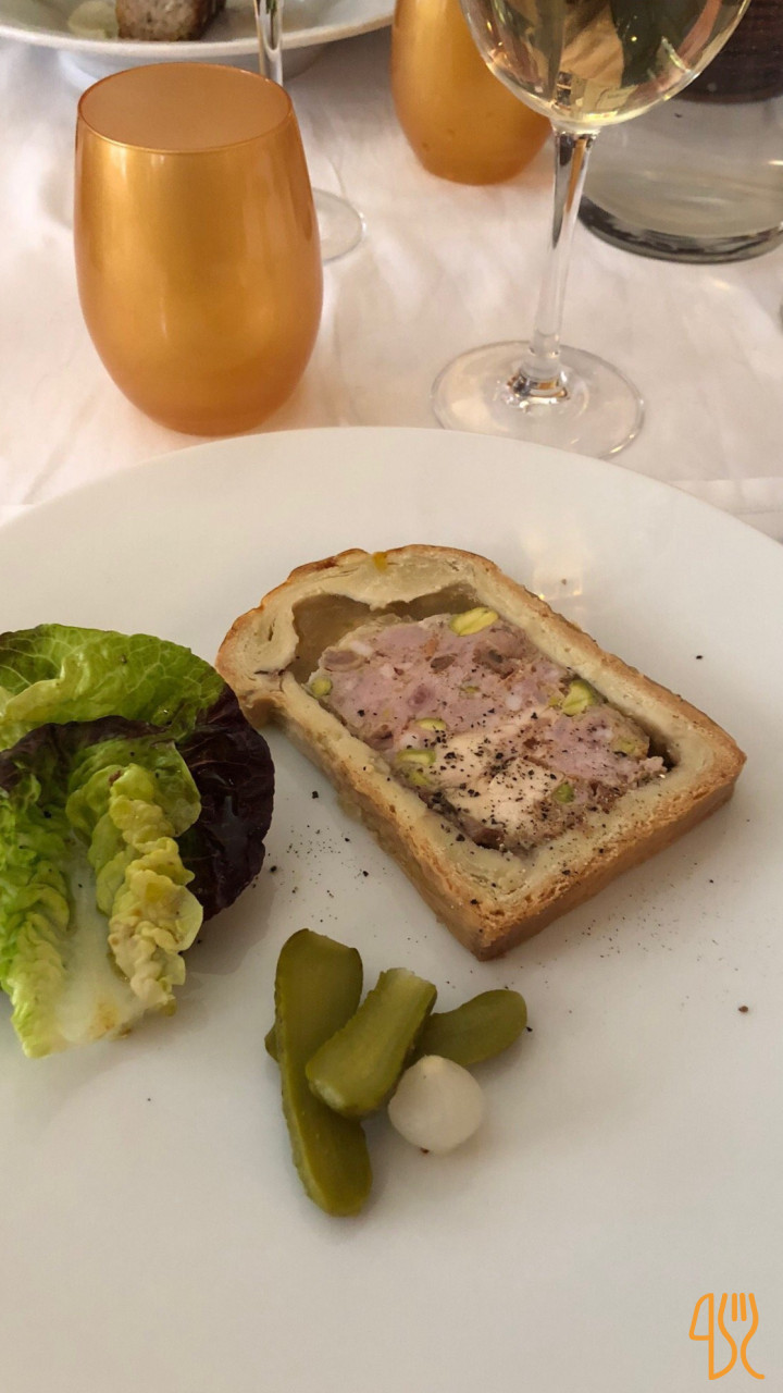 restaurant image