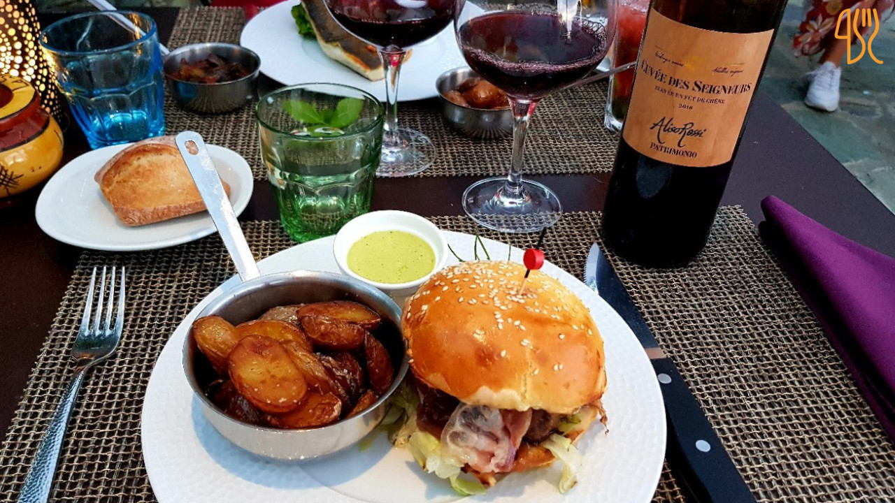 restaurant image