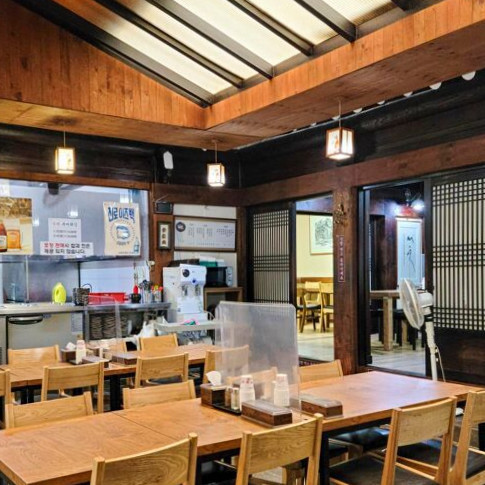 restaurant image