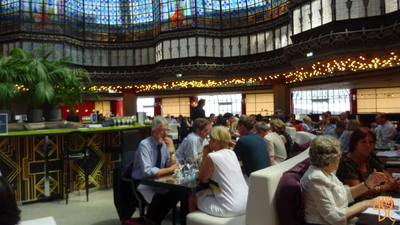 restaurant image