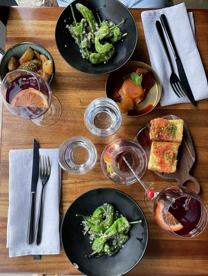restaurant image