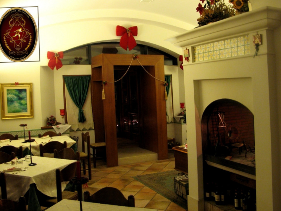 restaurant image
