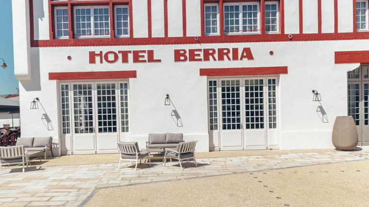 restaurant image