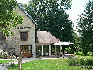 restaurant image