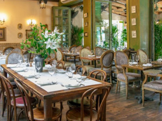 restaurant image