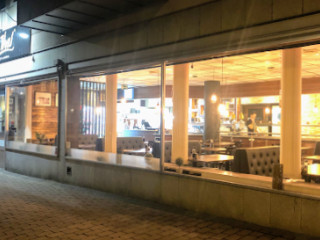 restaurant image