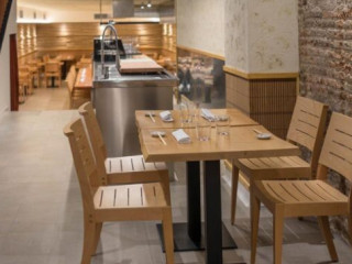 restaurant image