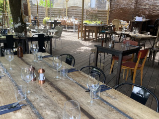 restaurant image