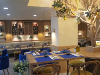 restaurant image