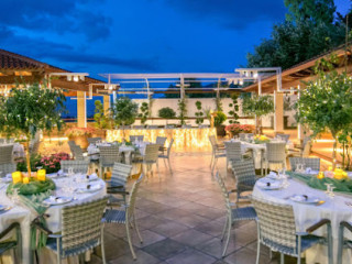 restaurant image