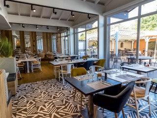 restaurant image