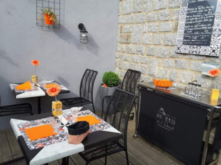 restaurant image