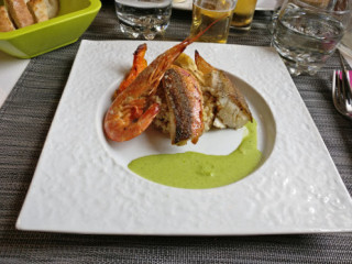 restaurant image