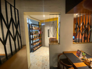 restaurant image