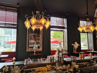 restaurant image