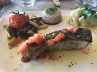 restaurant image