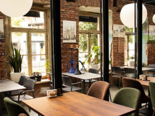 restaurant image