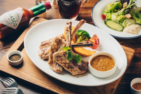 restaurant image