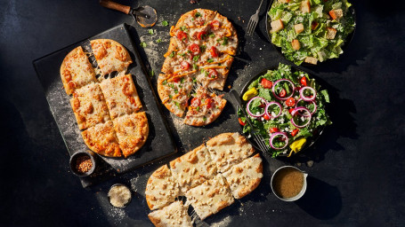 3 Fladbrødspizza-Familiefest Med Vaniljekanelsnurrer 3 Fladbrødspizza-Familiefest Med Vaniljekanelsnurrer