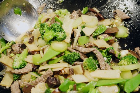Oksekød-Chop-Suey Oksekød-Chop-Suey