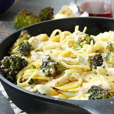 Klassisk Broccoli Kylling Alfredo Klassisk Broccoli Kylling Alfredo