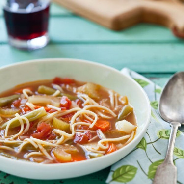 Grøntsagsnudelsuppe Grøntsagsnudelsuppe
